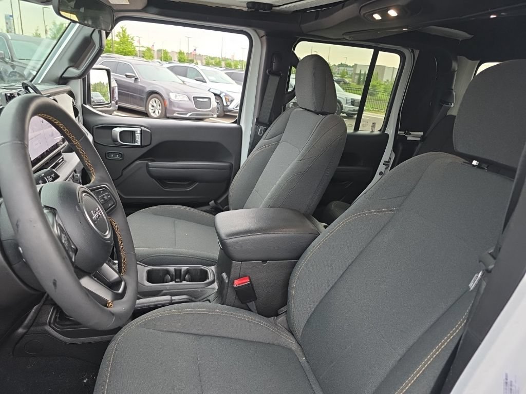 Used 2024 Jeep Gladiator Sport AWD/4WD image 18