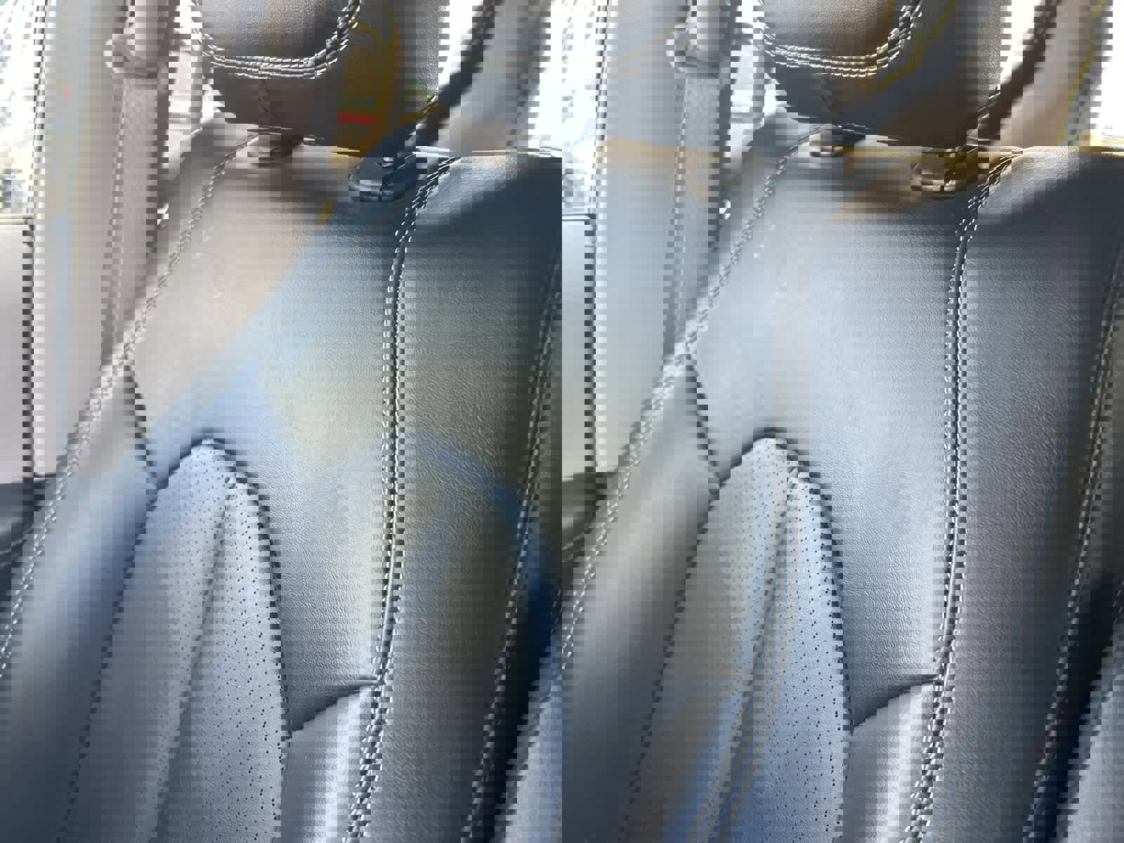 Used 2023 Chrysler Pacifica Touring-L image 31