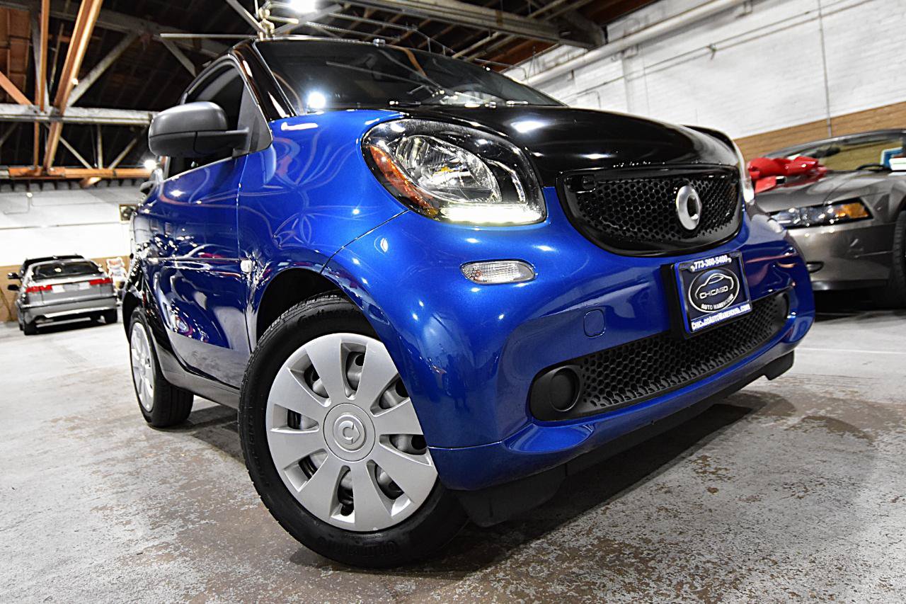Used 2016 smart fortwo pure RWD image 35