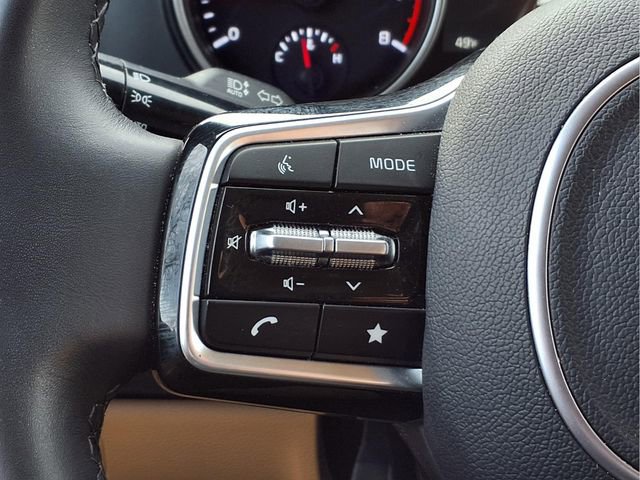 Used 2024 Kia Carnival LX image 13