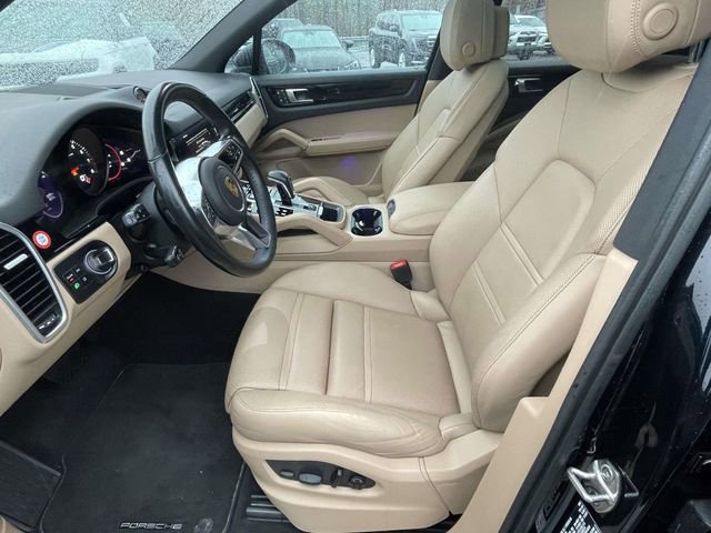 Used 2023 Porsche Cayenne Platinum Edition image 14