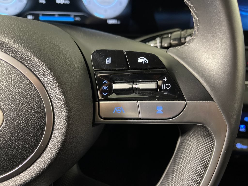 Certified 2025 Hyundai Elantra SEL FWD image 29
