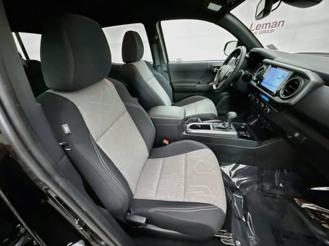Used 2023 Toyota Tacoma TRD Off-Road w/ Advanced Technology Package AWD/4WD image 26