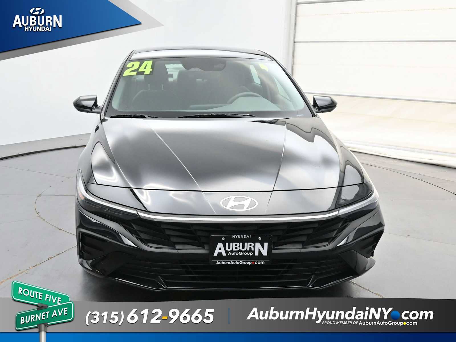 Used 2024 Hyundai Elantra SE FWD image 4