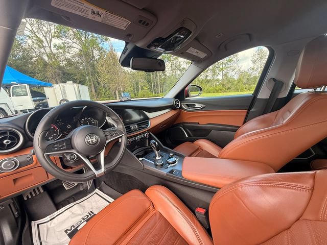 Used 2018 Alfa Romeo Giulia Ti Sport w/ Quick Order Package 22S Sport AWD/4WD image 14