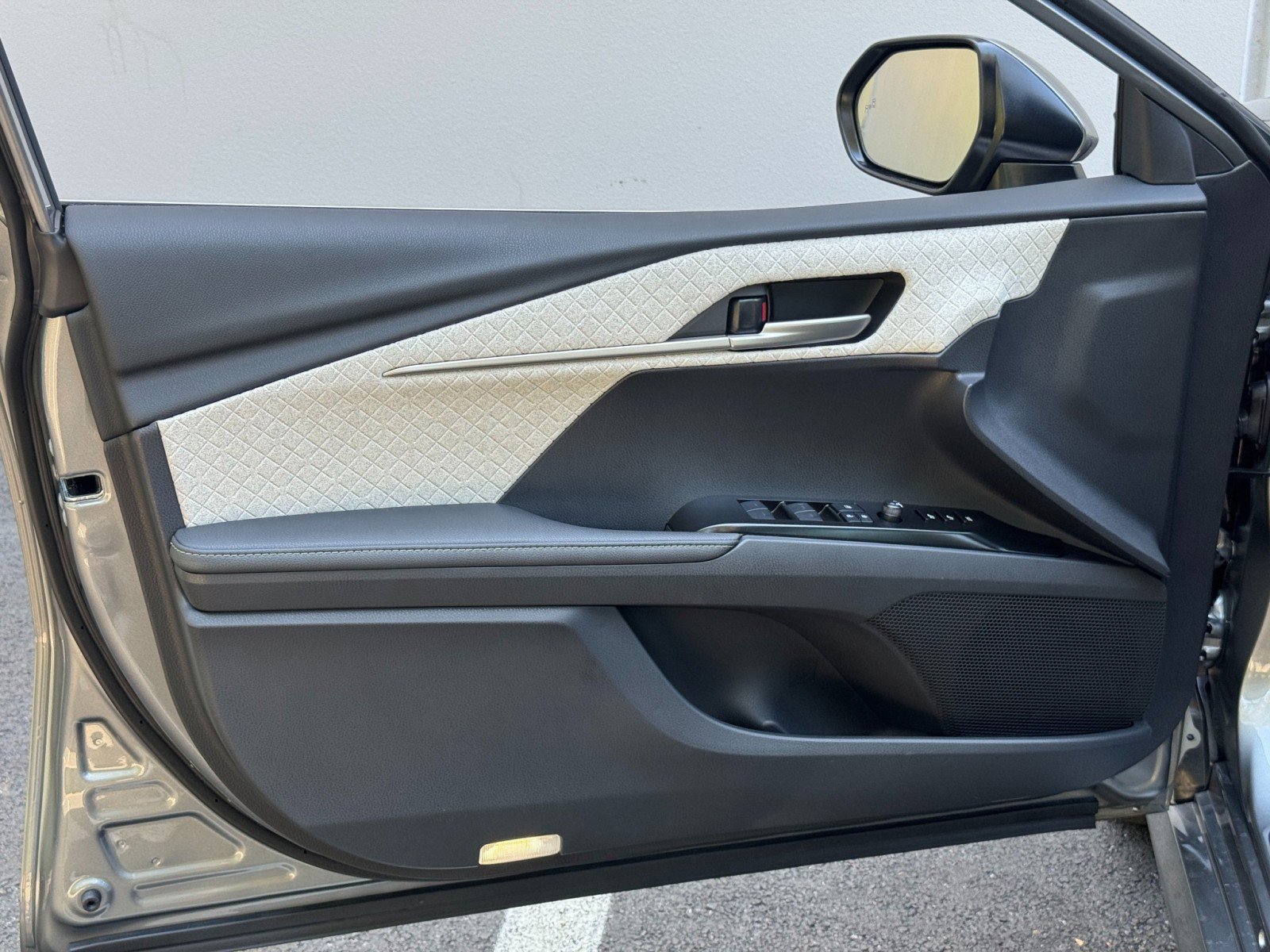 Used 2026 Toyota Camry XLE w/ Premium Plus Package AWD/4WD image 38