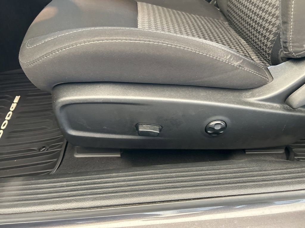 Used 2019 Dodge Challenger R/T w/ Performance Handling Group image 36