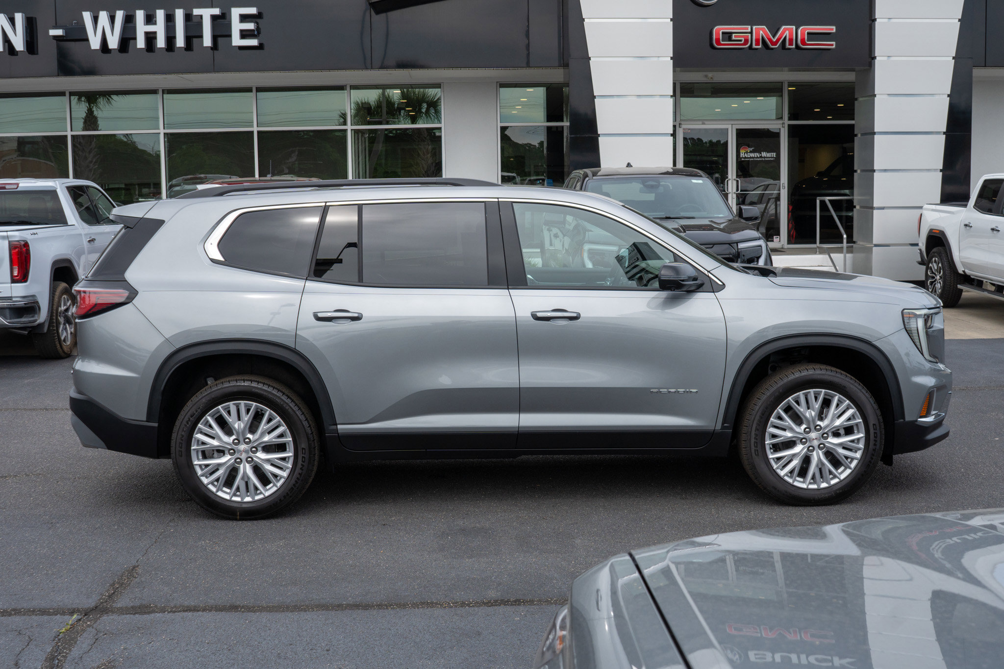 New 2026 GMC Acadia Elevation FWD video 2