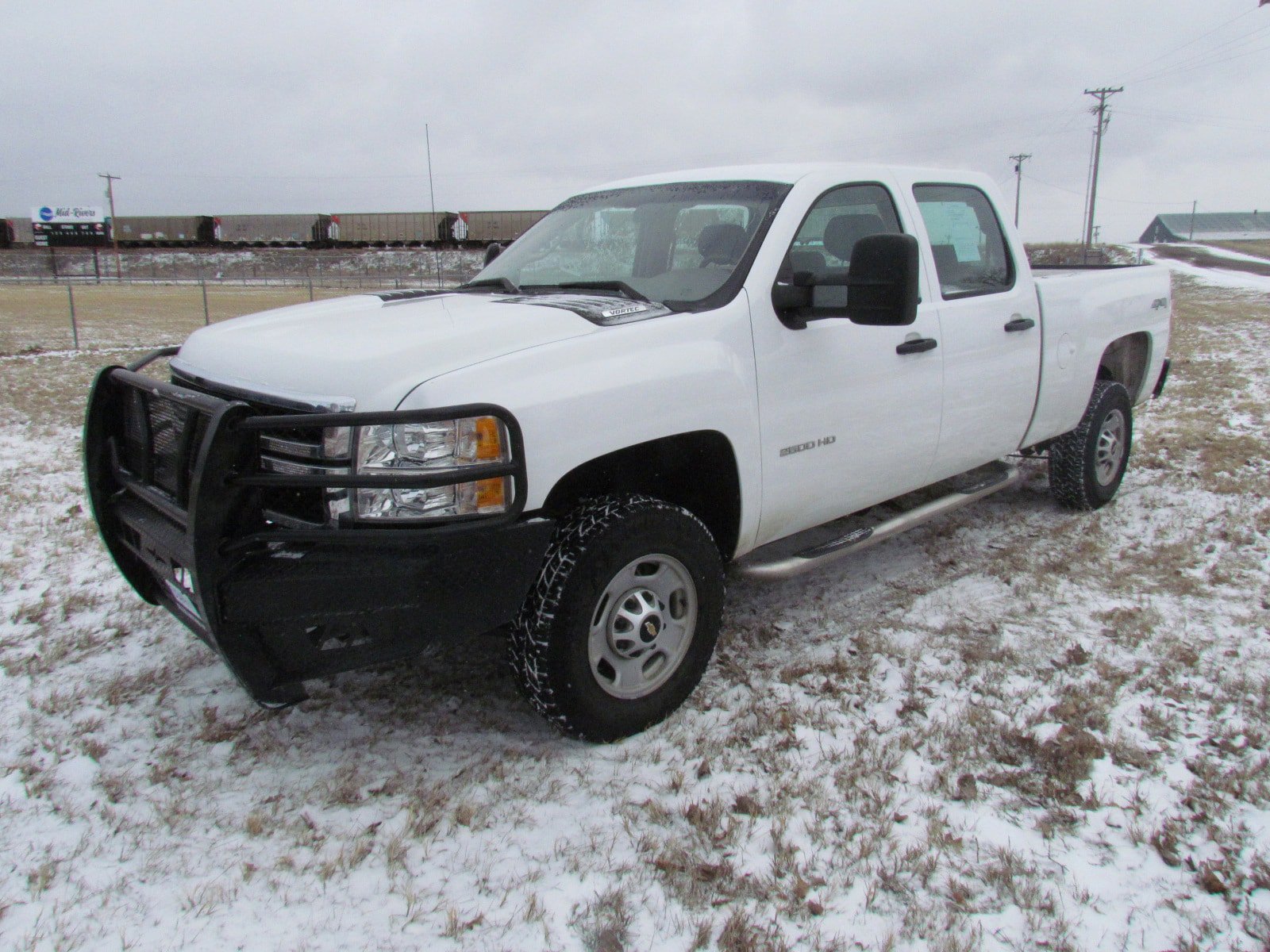 Used 2013 Chevrolet Silverado 2500 W/T AWD/4WD image 2
