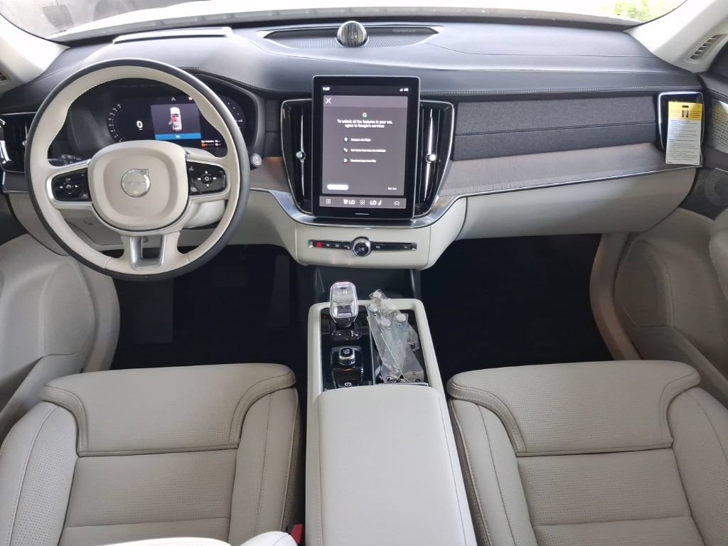 New 2026 Volvo XC90 T8 Ultra w/ Protection Package Premier AWD/4WD image 7