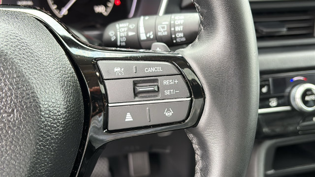 Used 2025 Honda Pilot Touring image 15