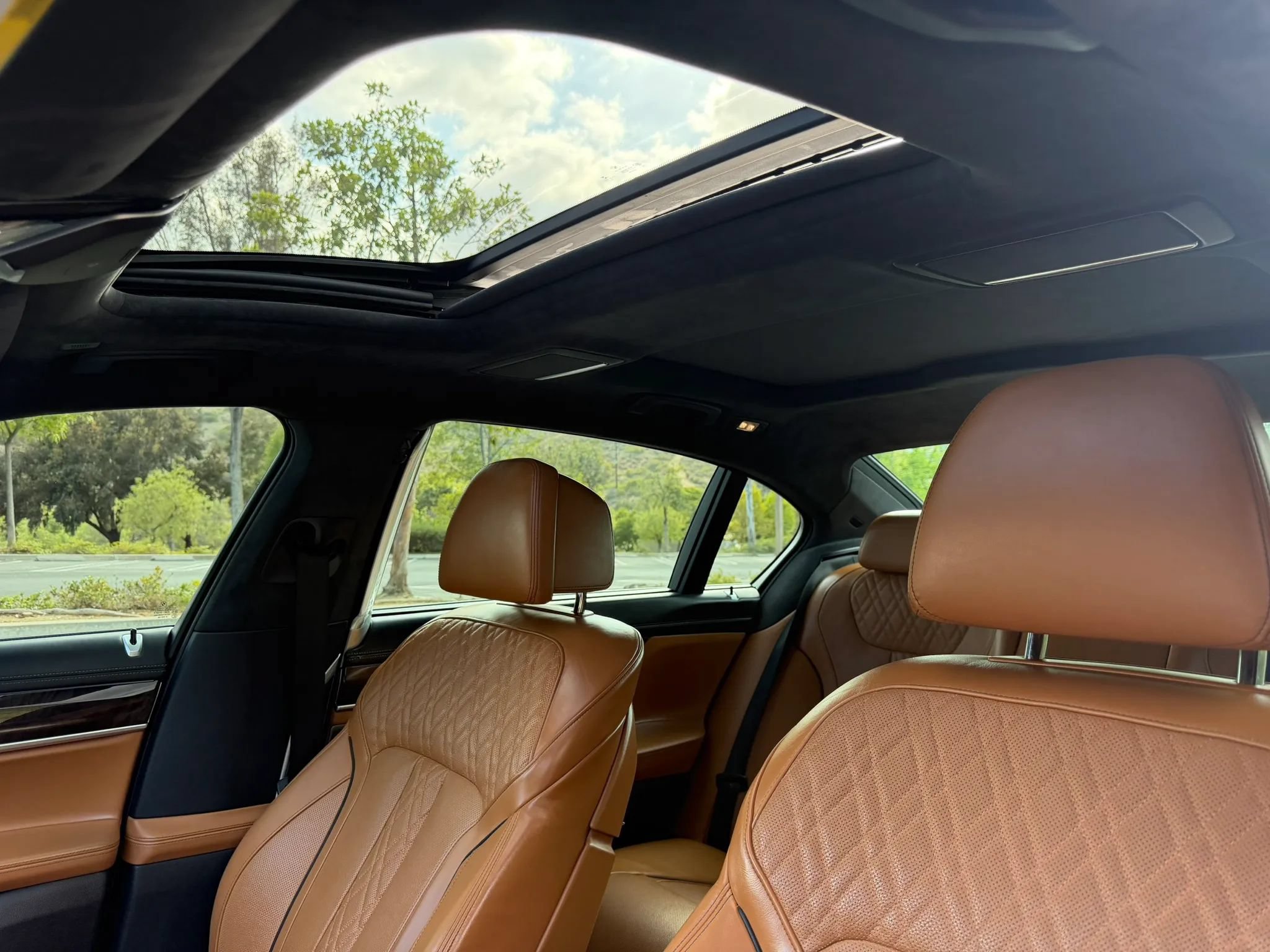 Used 2017 BMW 750i RWD image 15