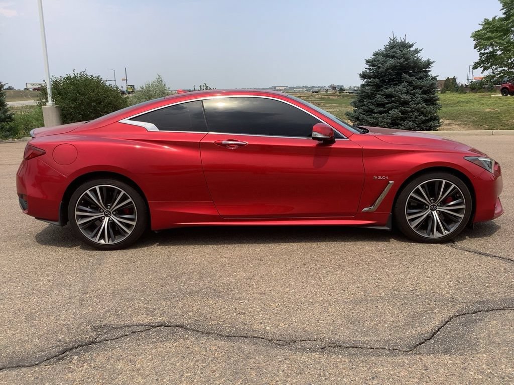 Used 2017 INFINITI Q60 Red Sport 400 AWD/4WD image 2