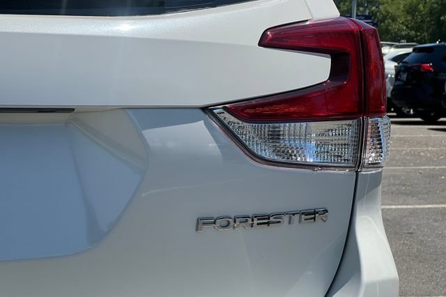 Used 2021 Subaru Forester AWD/4WD image 32