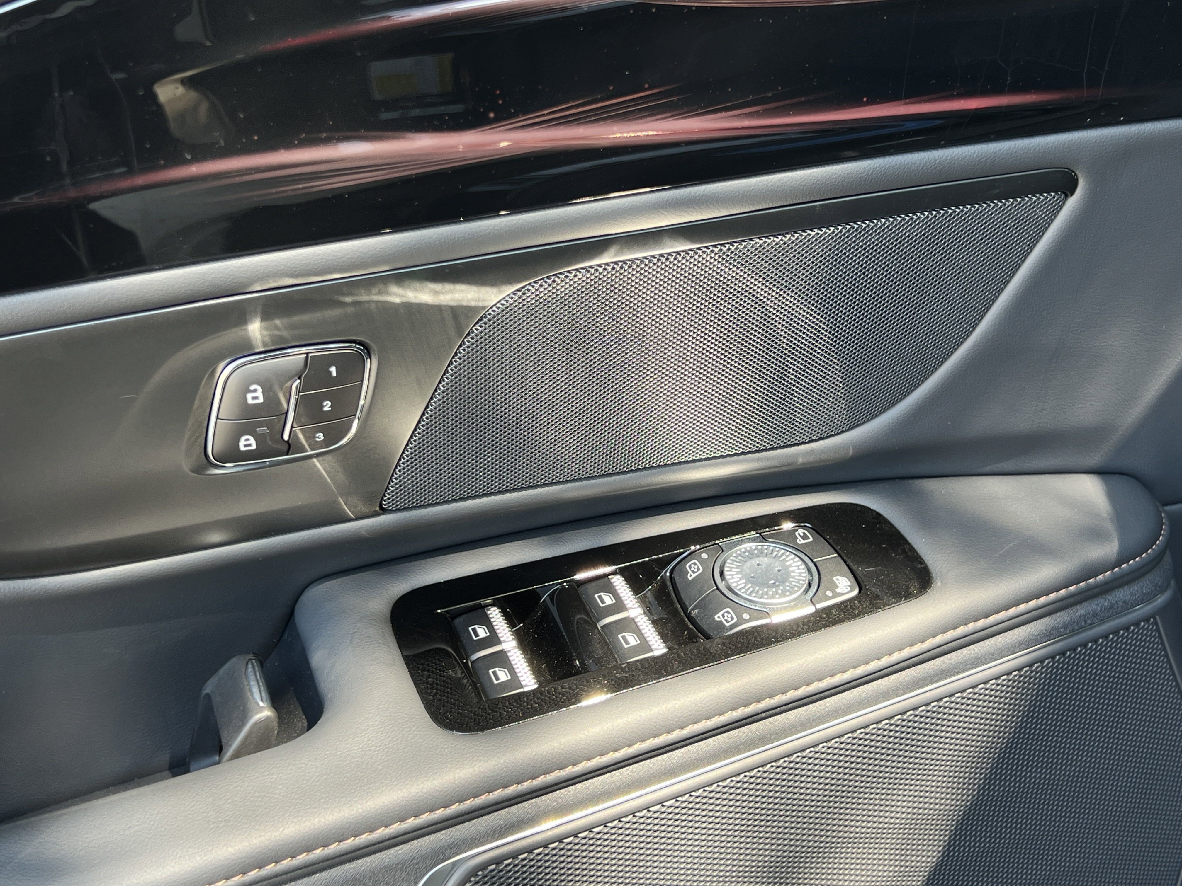 New 2025 Lincoln Nautilus Premier w/ Jet Appearance Package image 26