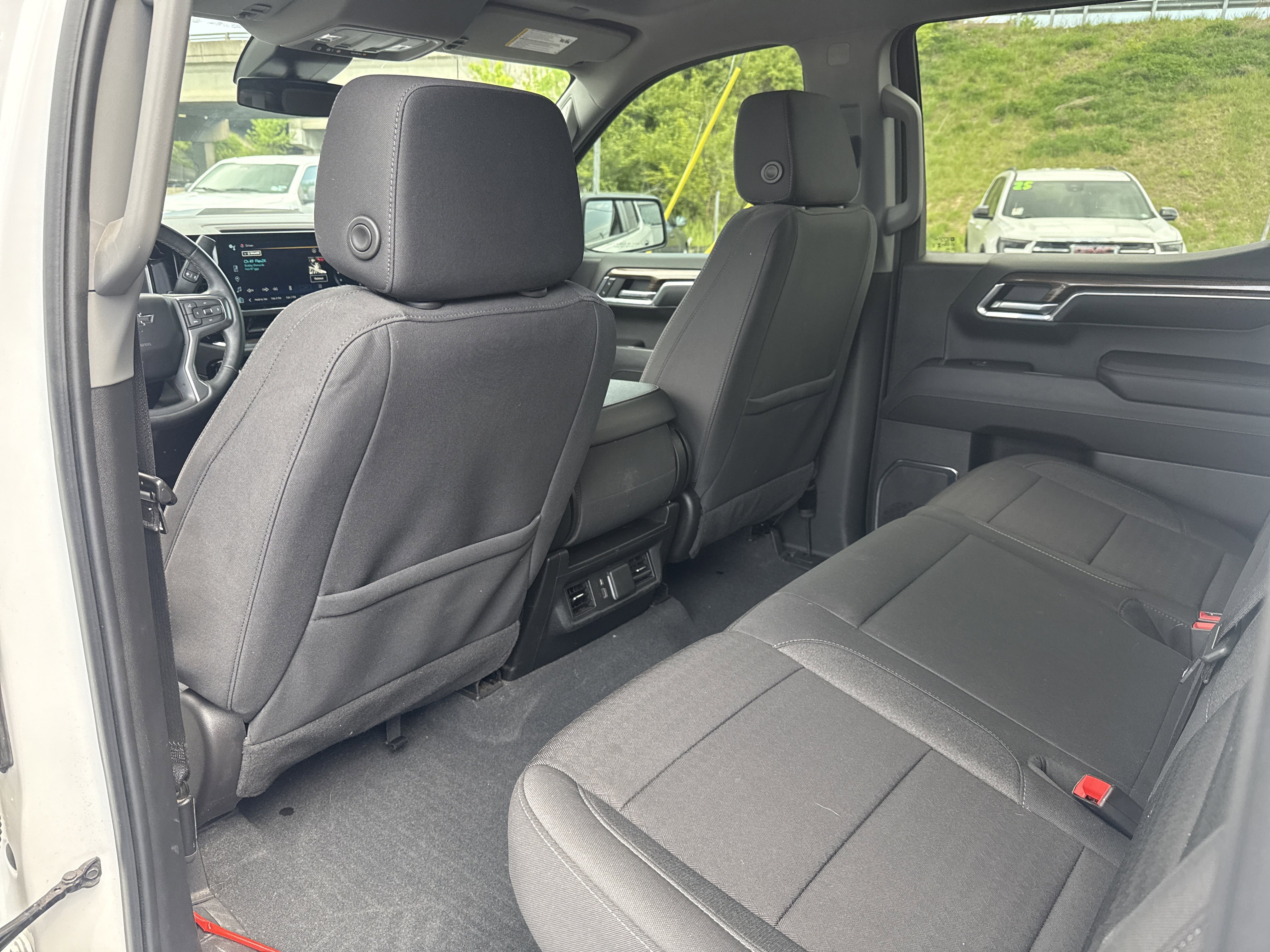Used 2024 Chevrolet Silverado 1500 LT Trail Boss w/ Protection Package AWD/4WD image 16