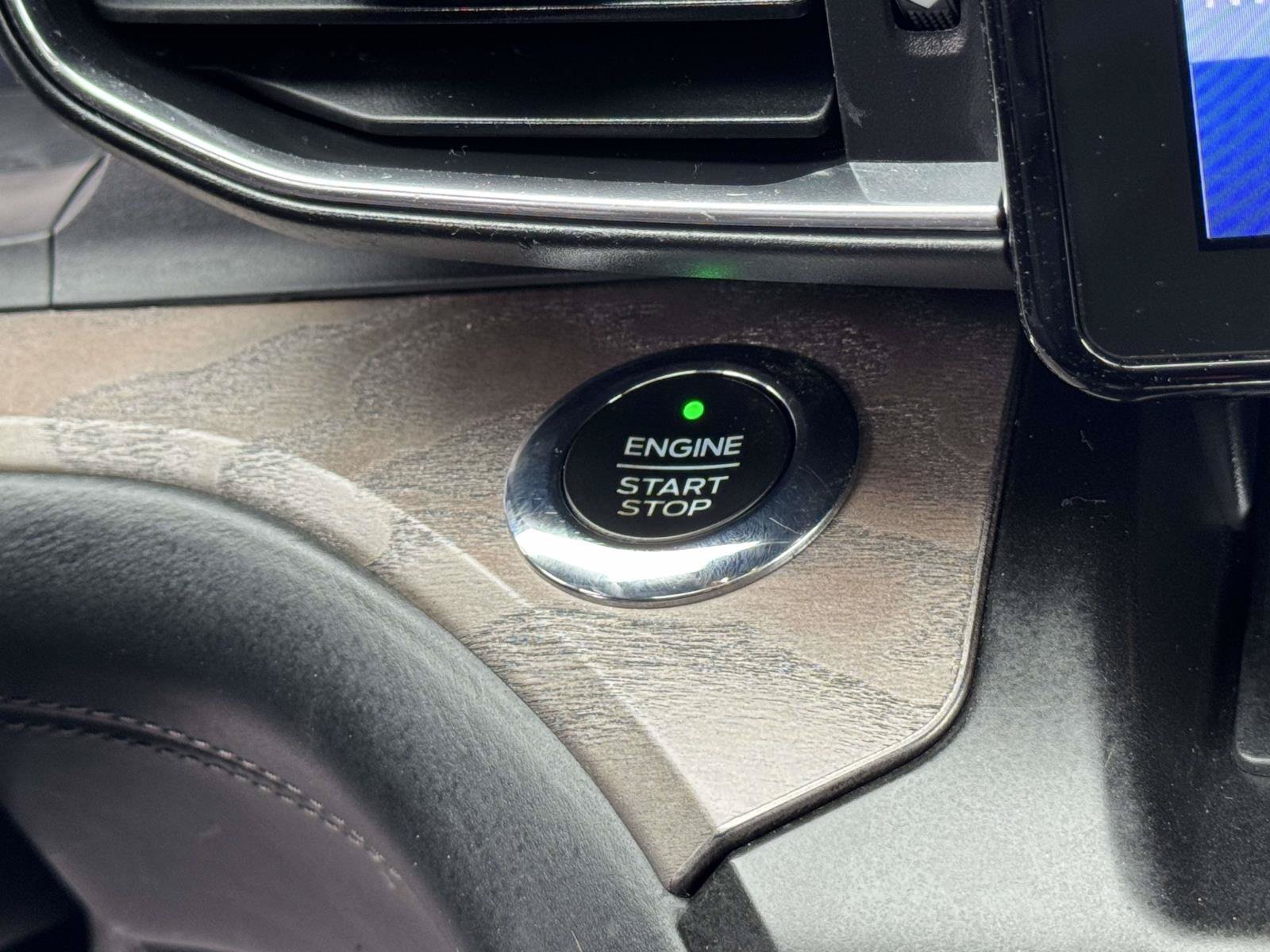 Used 2020 Ford Explorer Platinum AWD/4WD image 6