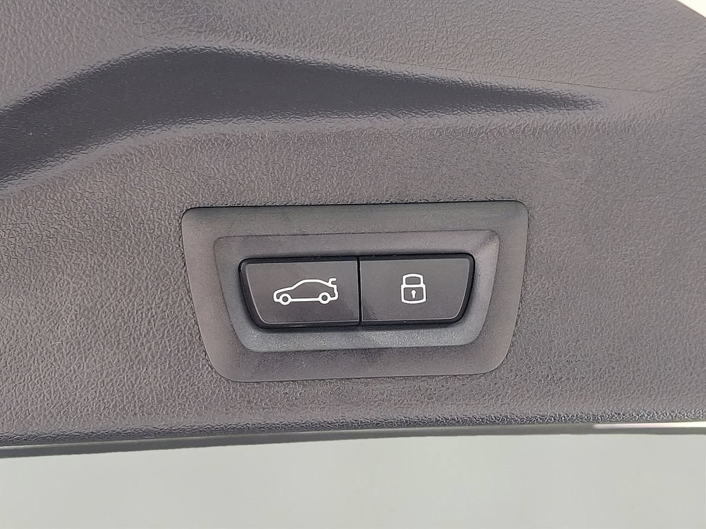 Used 2025 BMW X5 xDrive50e AWD/4WD image 29