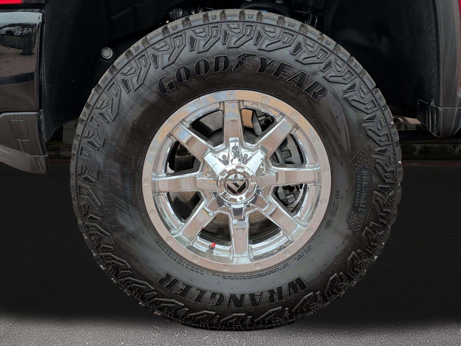 Used 2025 Chevrolet Silverado 2500 ZR2 w/ Technology Package image 7