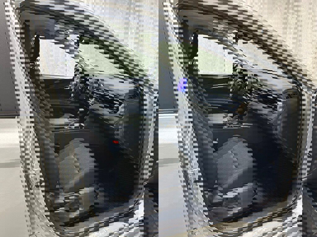 Used 2025 Toyota Camry LE image 57