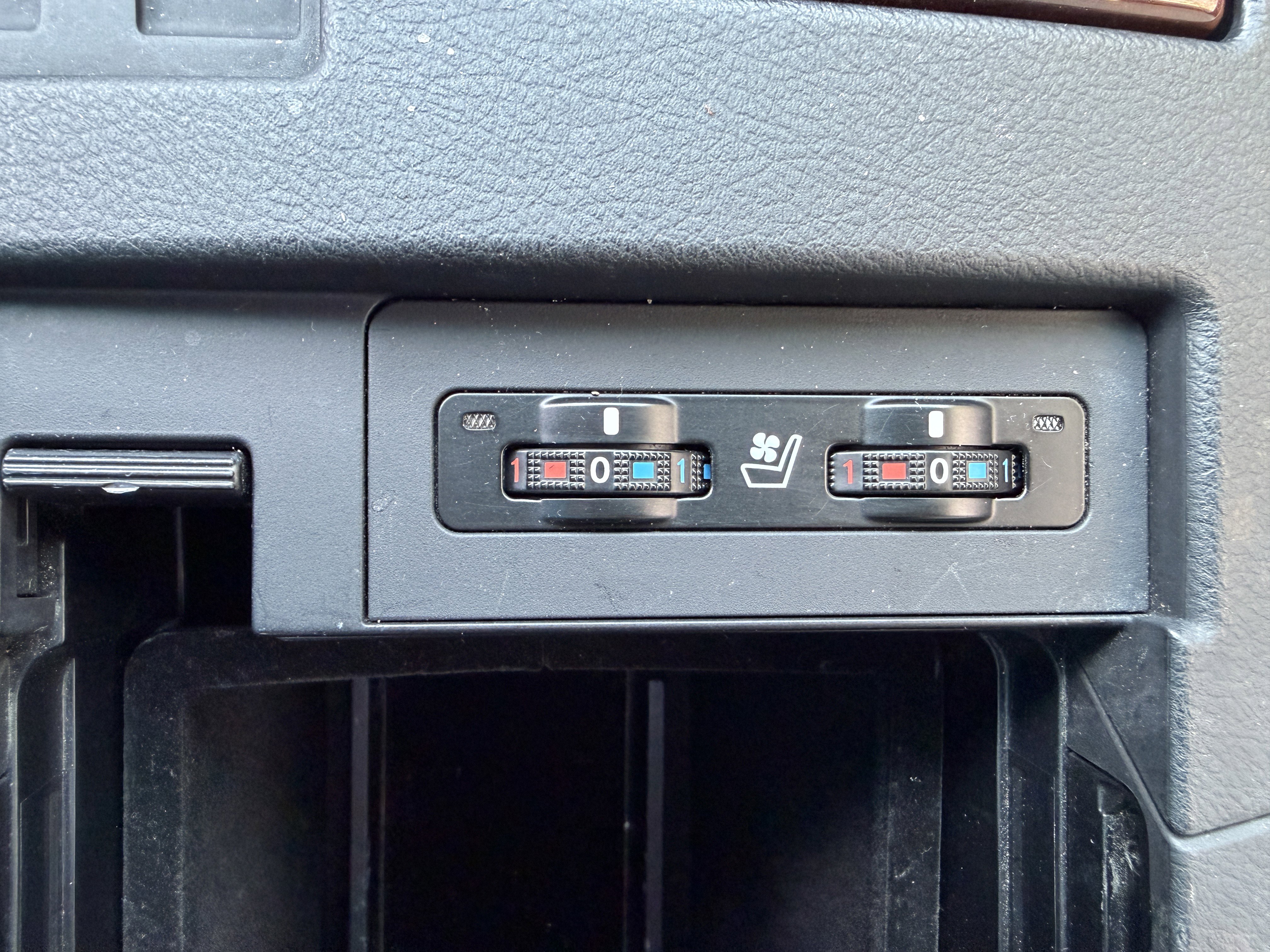 Used 2010 Lexus RX 450h 2WD image 32