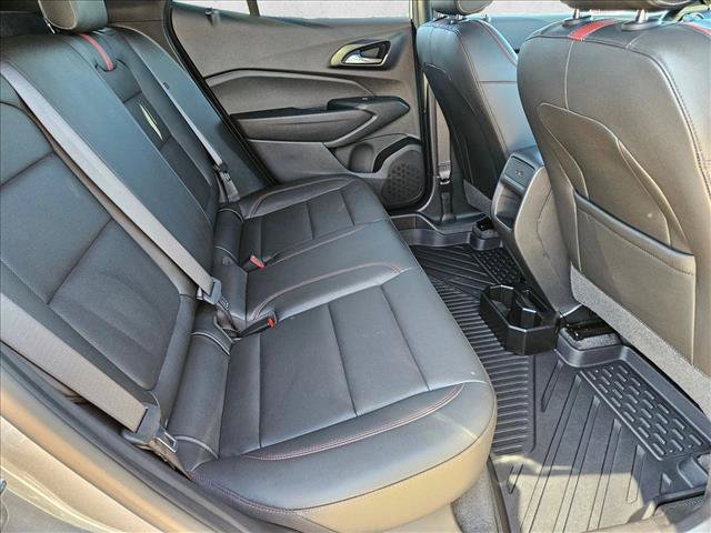 Used 2025 Chevrolet Trax RS FWD image 18