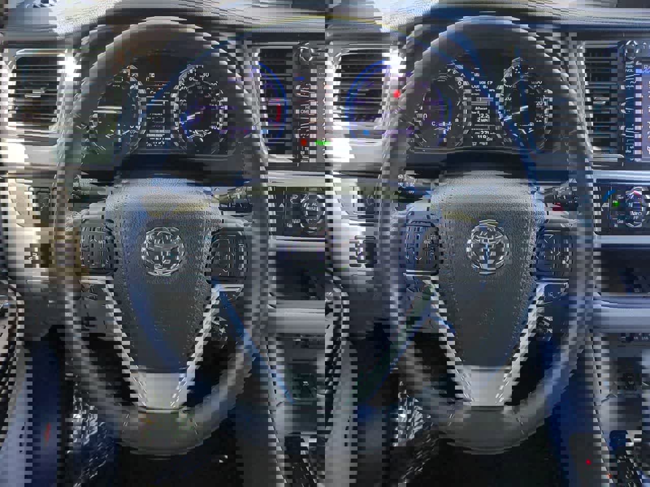 Used 2019 Toyota Highlander Limited image 24