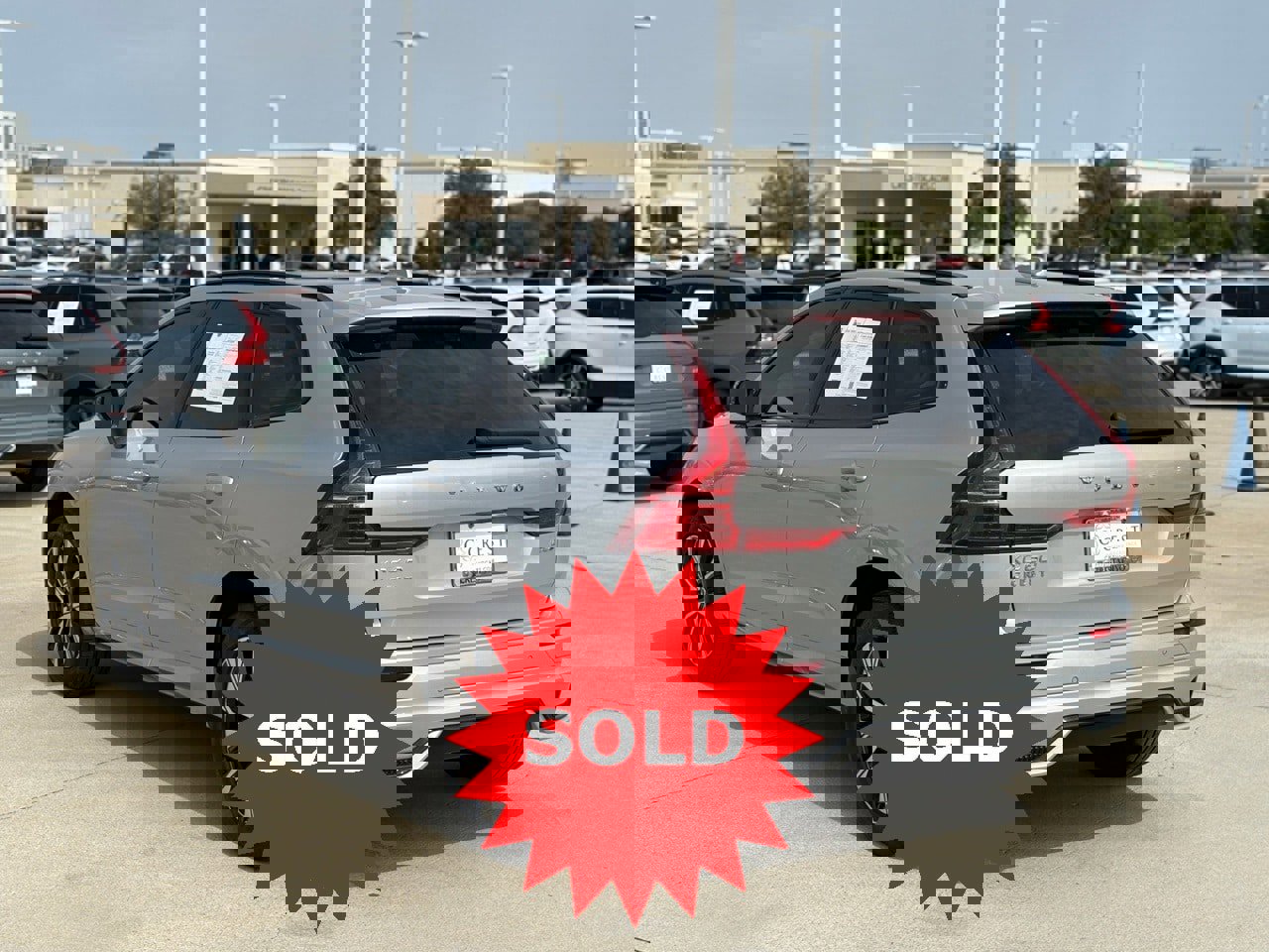 Used 2025 Volvo XC60 B5 Plus w/ Climate Package image 6