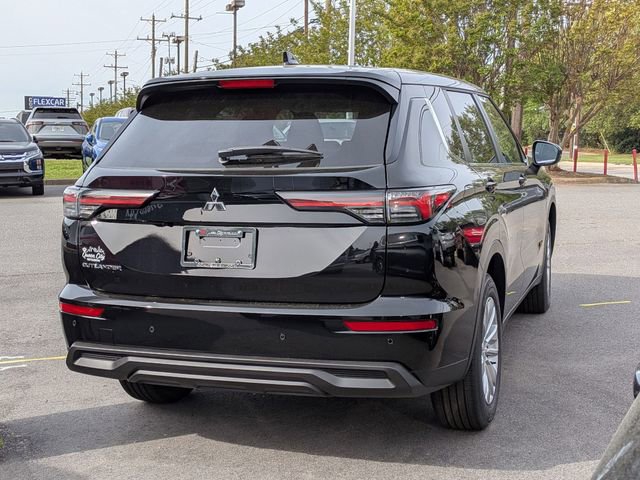 New 2026 Mitsubishi Outlander ES FWD image 3