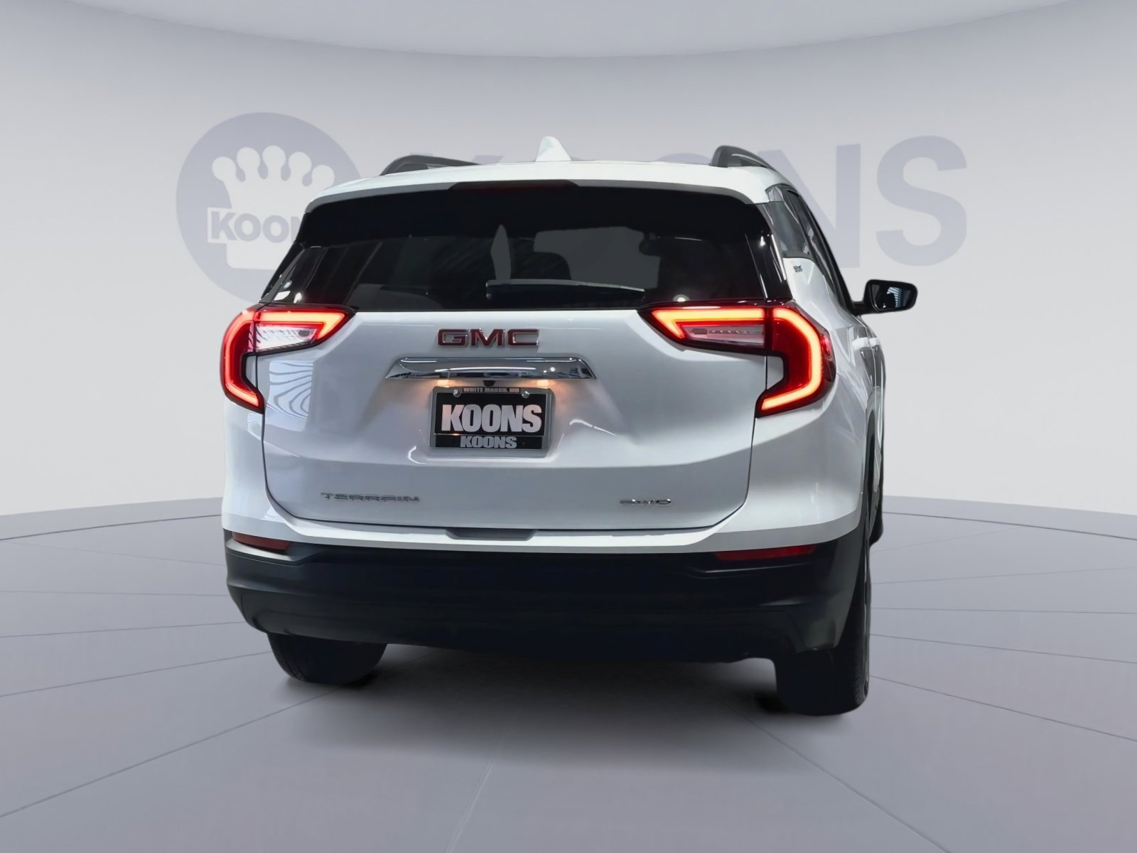 Used 2022 GMC Terrain SLE w/ Driver Convenience Package image 10