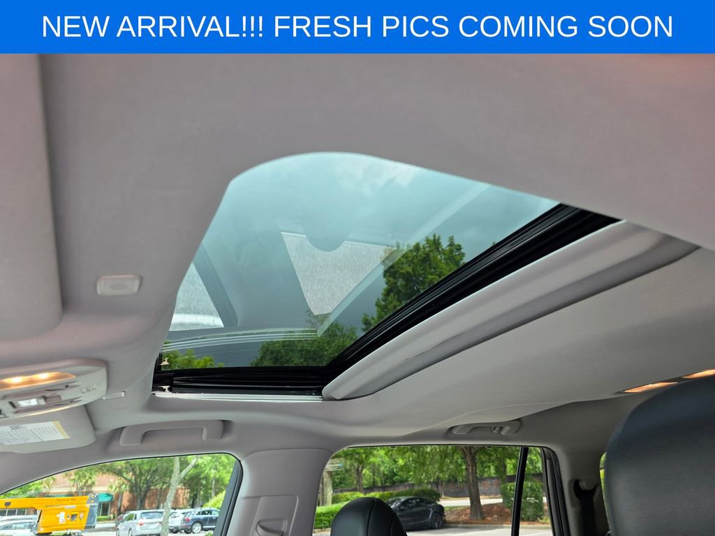 Used 2023 Toyota Highlander XLE FWD image 11