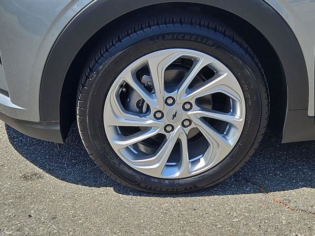 New 2027 Chevrolet Bolt LT w/ Comfort Package FWD image 31