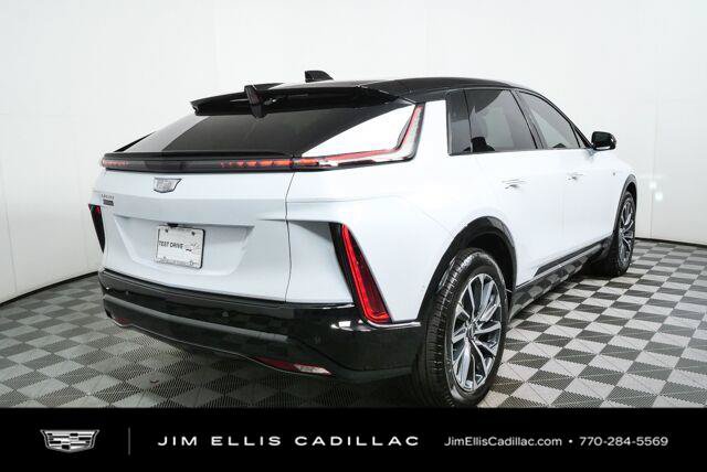 New 2027 Cadillac Lyriq Sport RWD image 3