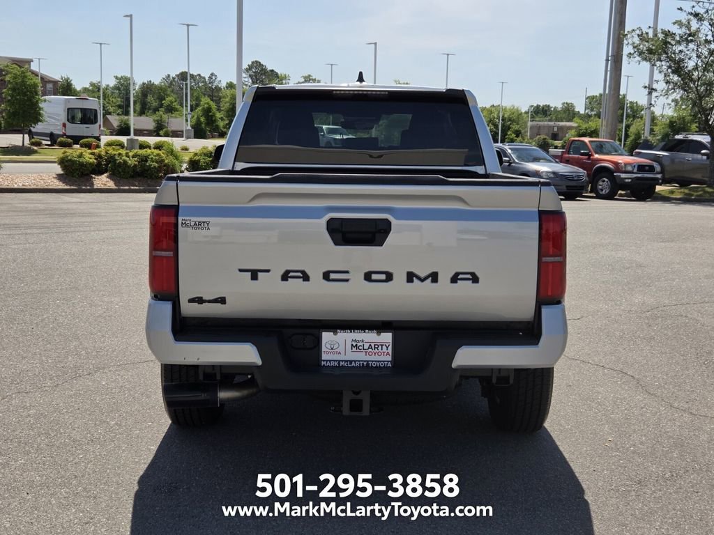 Used 2025 Toyota Tacoma SR5 AWD/4WD image 4