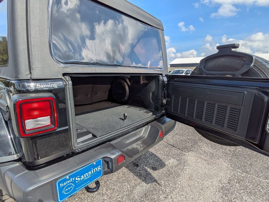 Used 2022 Jeep Wrangler Unlimited Sahara image 30