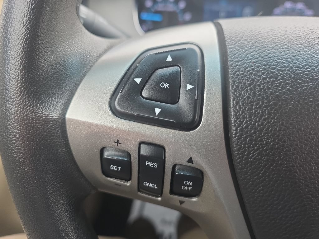 Used 2019 Ford Taurus SE FWD image 18