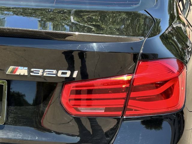 Used 2017 BMW 320i Sedan RWD image 7