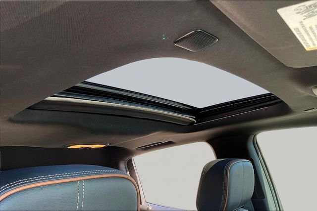 Used 2023 GMC Canyon AT4 image 19