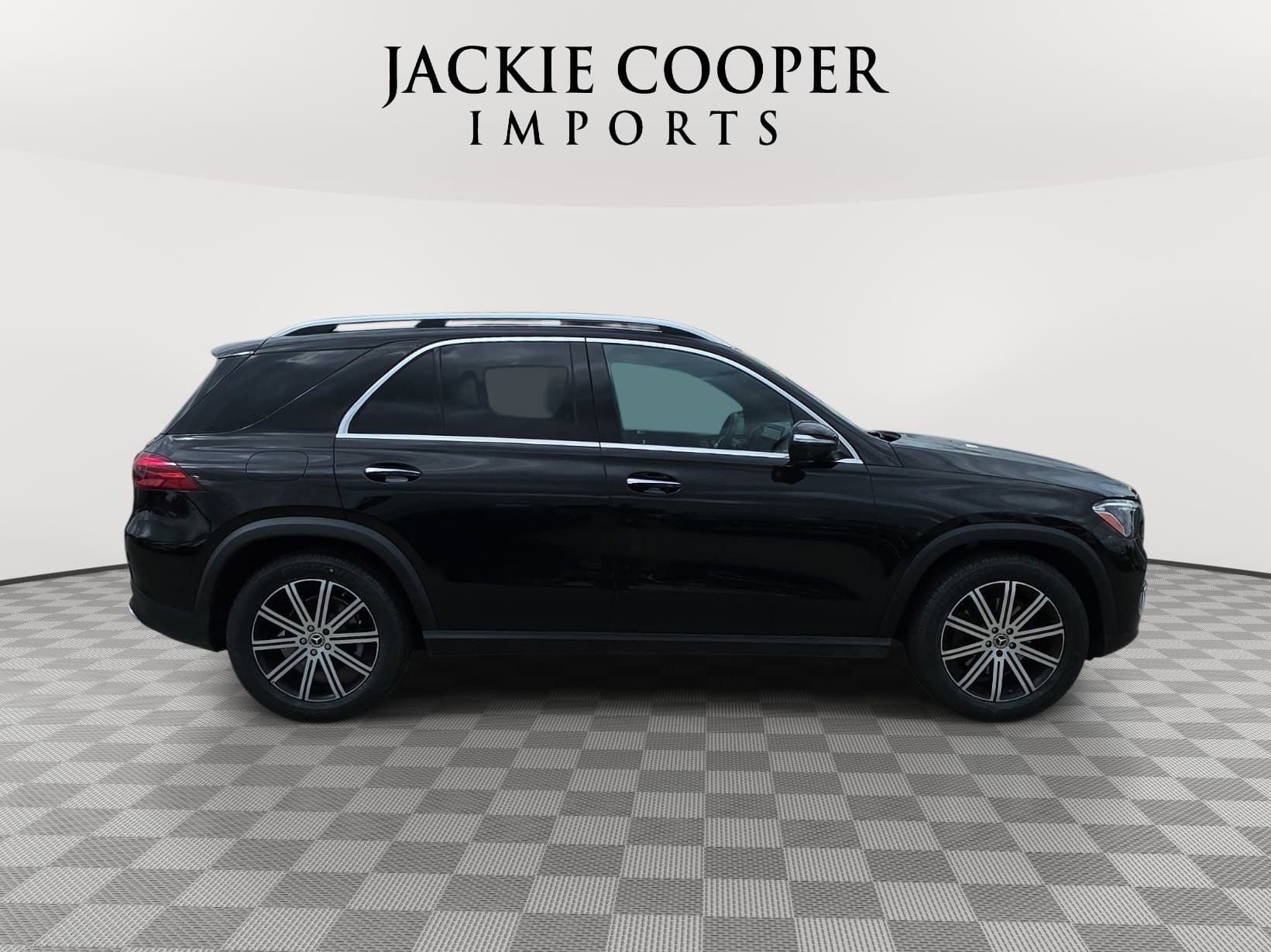 Used 2025 Mercedes-Benz GLE 350 4MATIC image 4