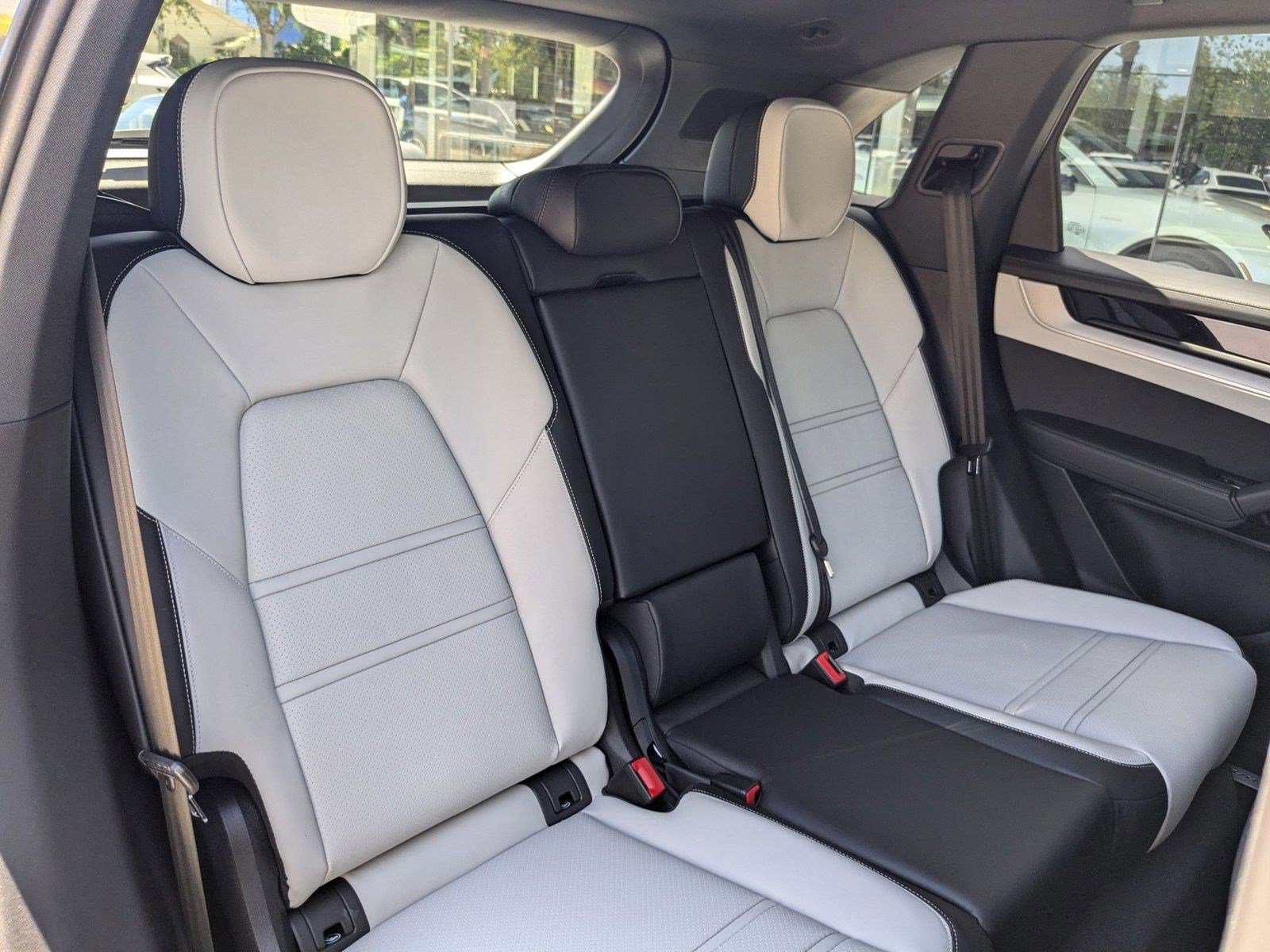 Certified 2025 Porsche Cayenne image 24