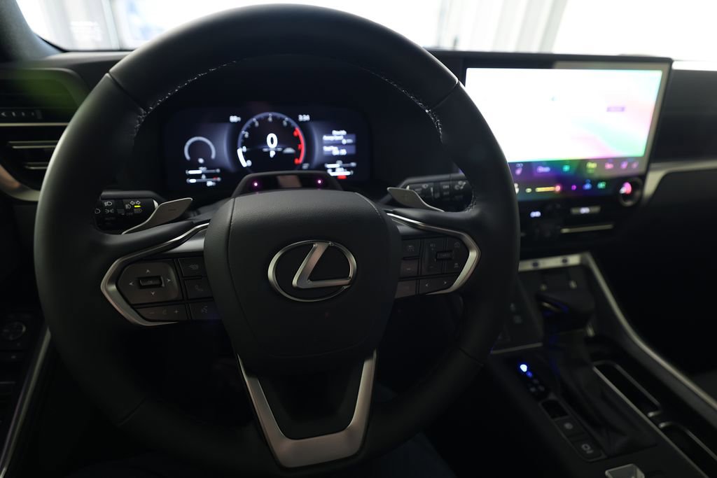 Used 2026 Lexus GX 550 w/ Accessory Package (2T) AWD/4WD image 23