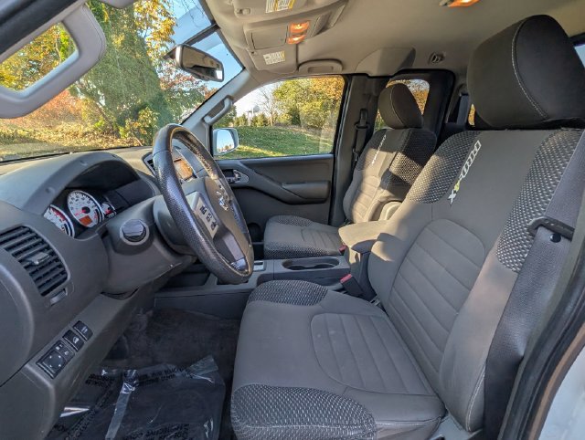 Used 2014 Nissan Frontier PRO-4X w/ Pro-4x Graphics Package AWD/4WD image 11