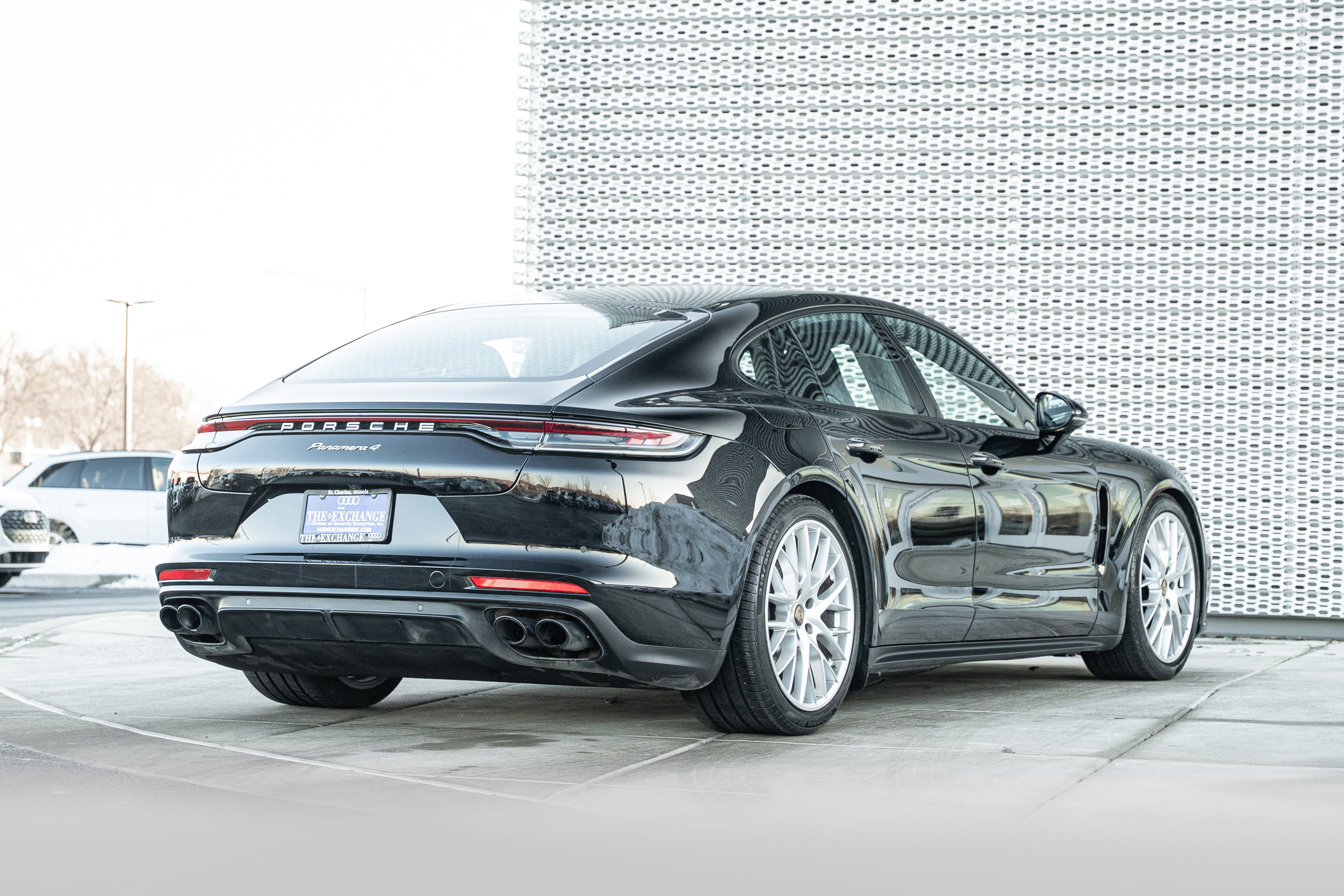 Used 2023 Porsche Panamera 4 image 4