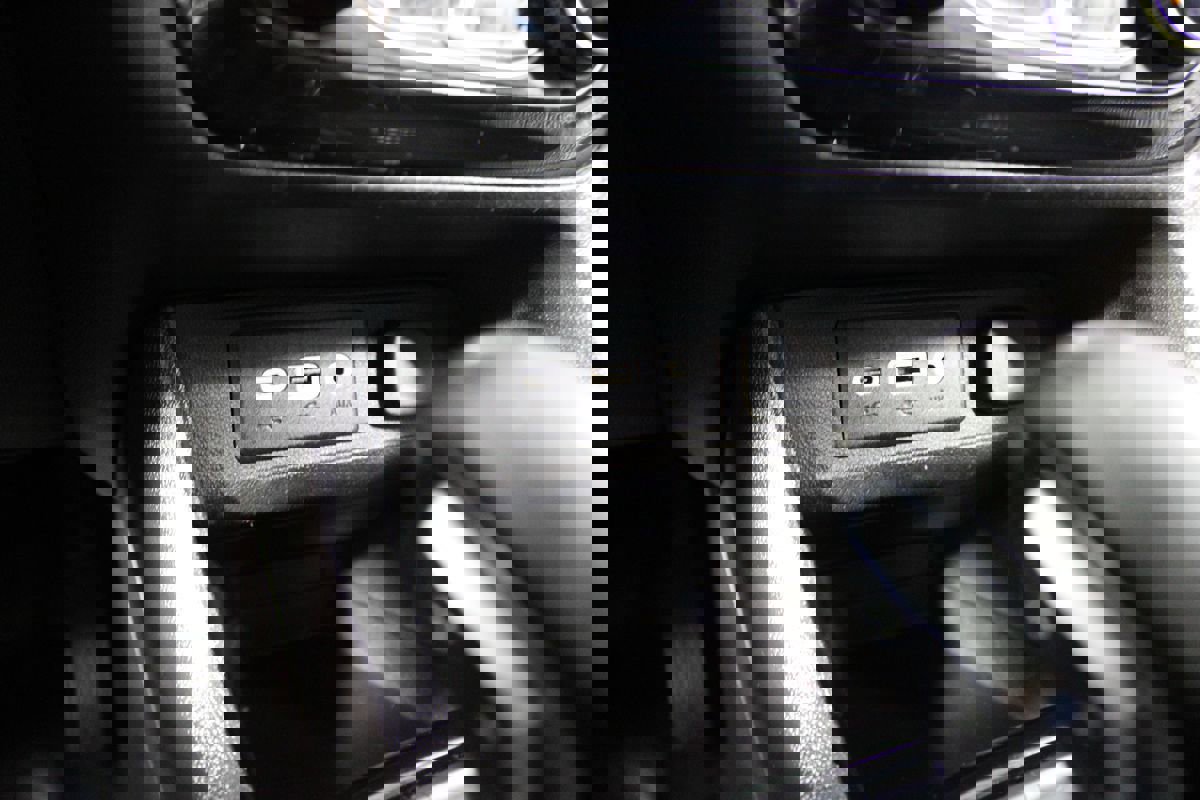 Used 2021 Buick Encore GX Select image 18