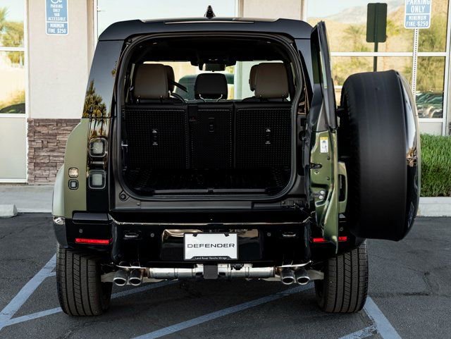 New 2026 Land Rover Defender 110 X-Dynamic SE image 22