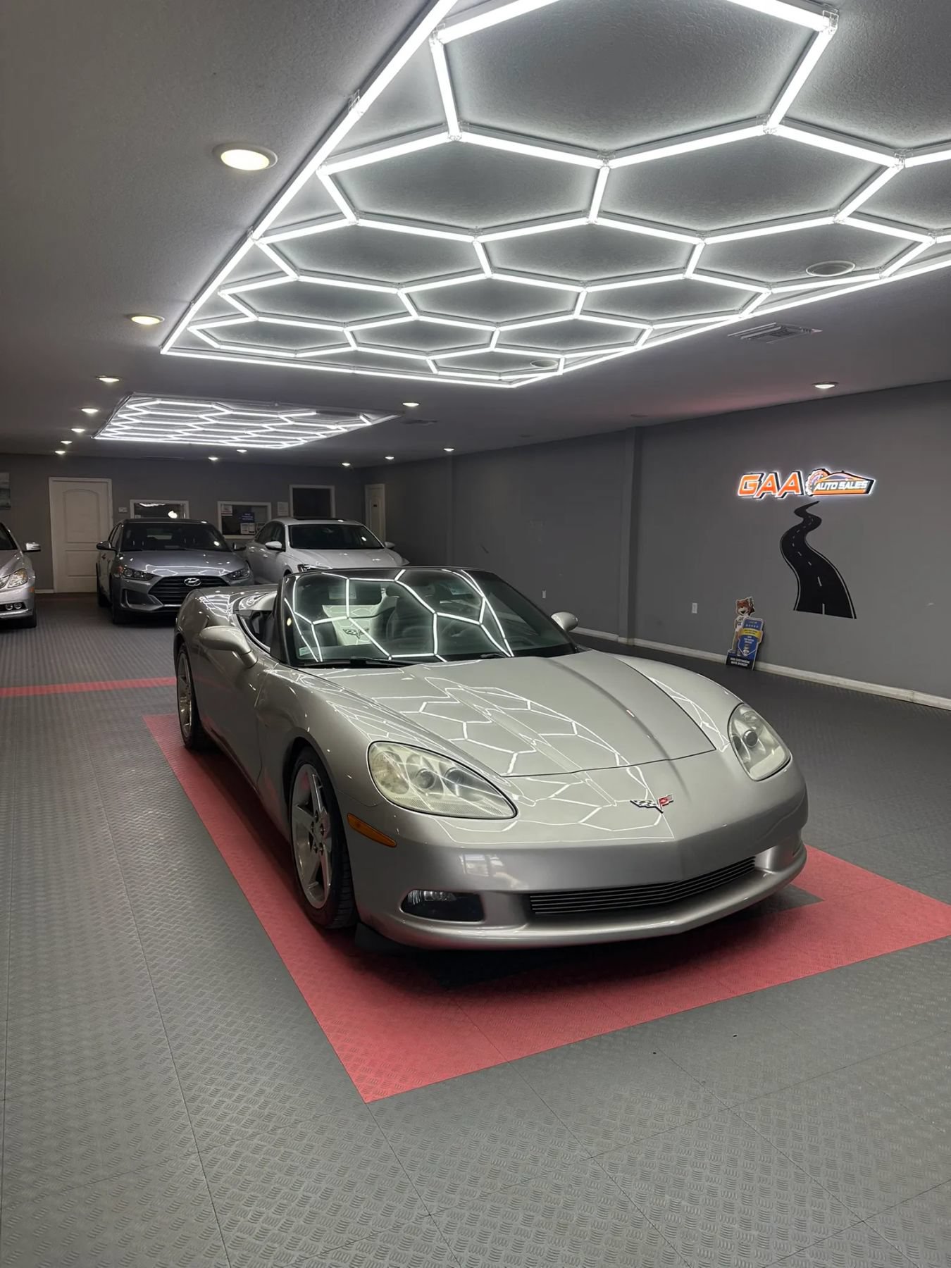 Used 2005 Chevrolet Corvette Convertible w/ Preferred Equipment Group RWD image 9