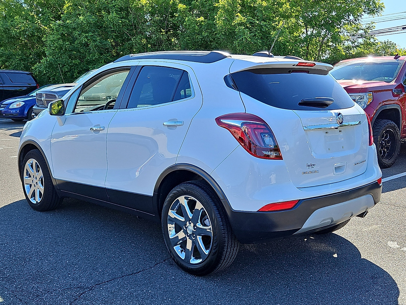 Used 2018 Buick Encore Essence w/ Experience Buick Package FWD image 4
