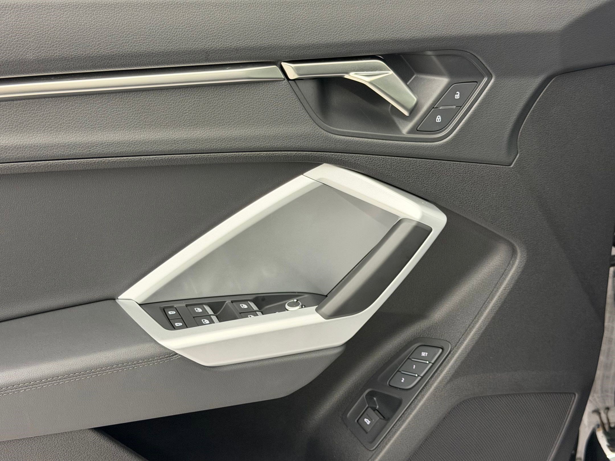 Certified 2025 Audi Q3 2.0T Premium image 13