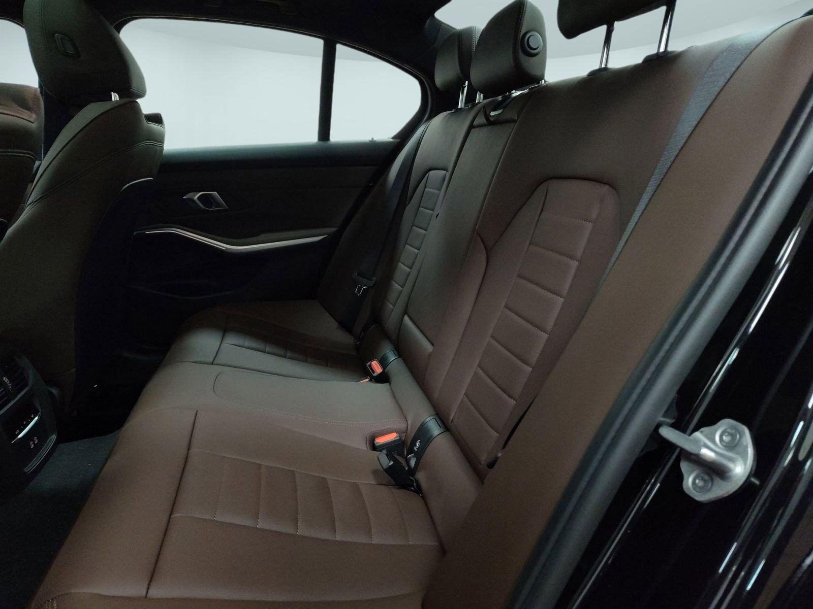 Used 2026 BMW 330i xDrive Sedan w/ Premium Package image 23