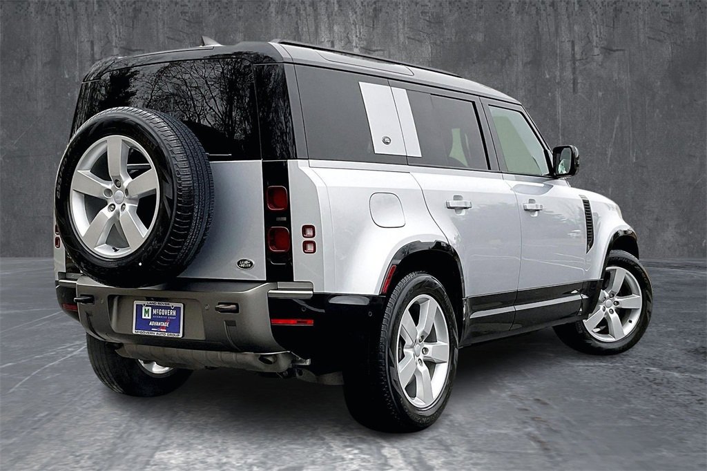 Used 2023 Land Rover Defender 110 X-Dynamic SE image 6